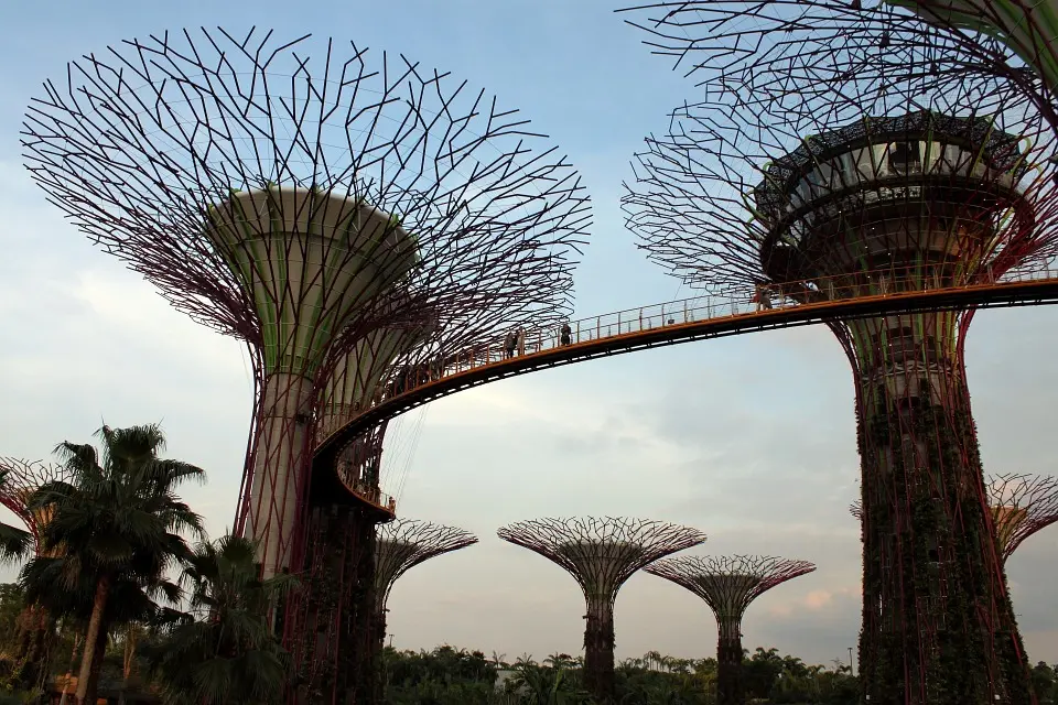 Easy Jobs with Good Pay in Singapore