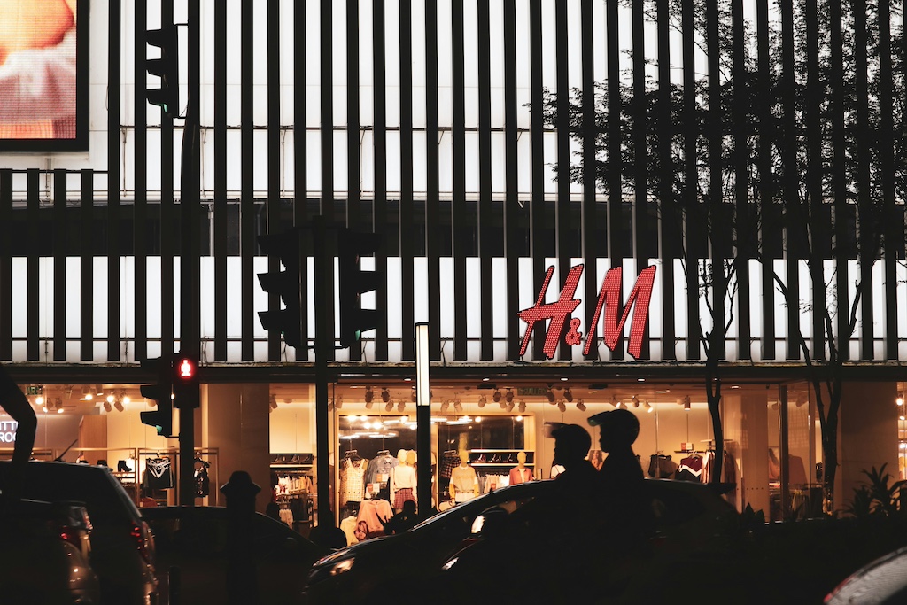 how to get a job at H&M